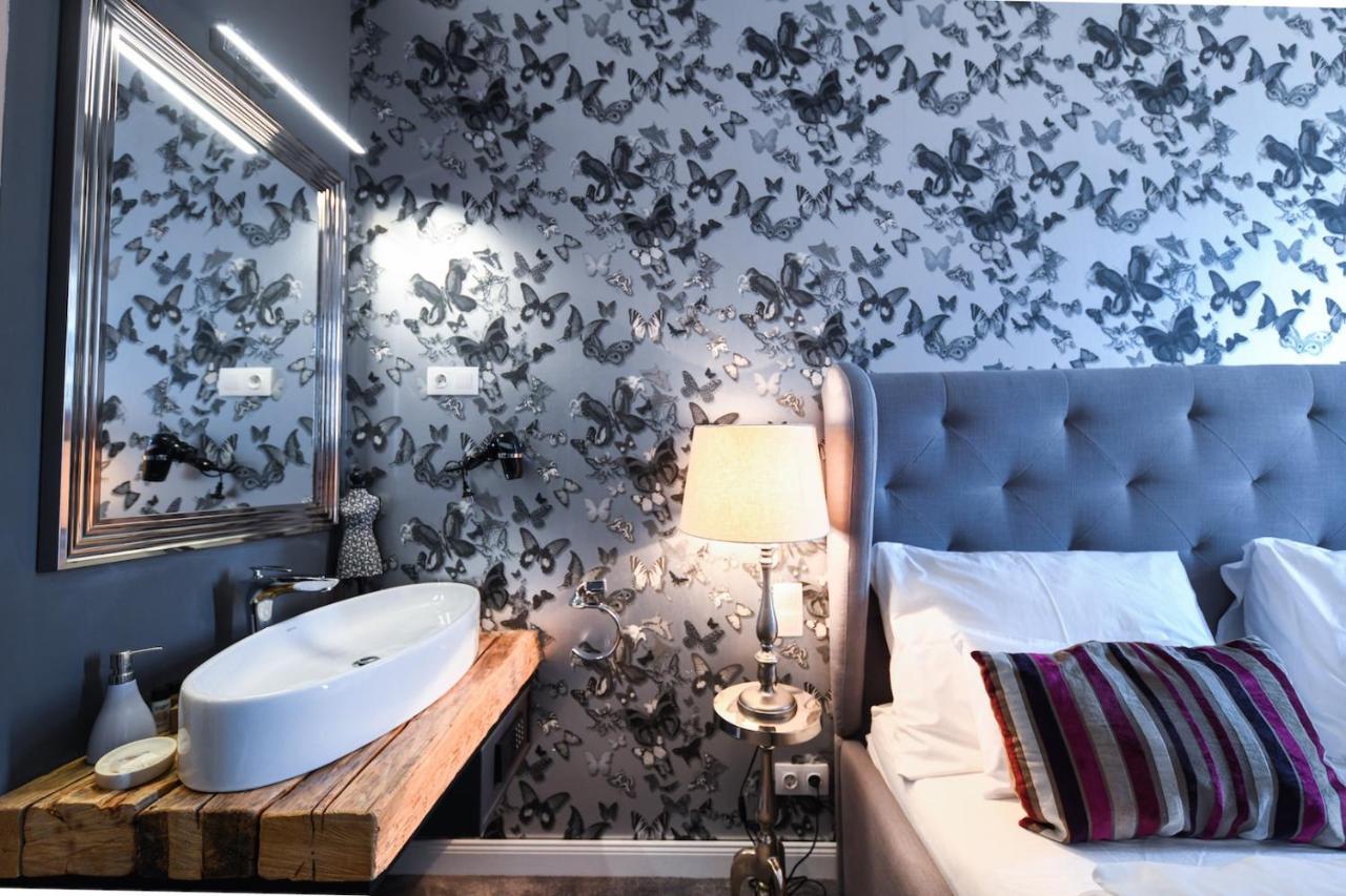 Blue Velvet Hotel บูดาเปสต์ ภายนอก รูปภาพ