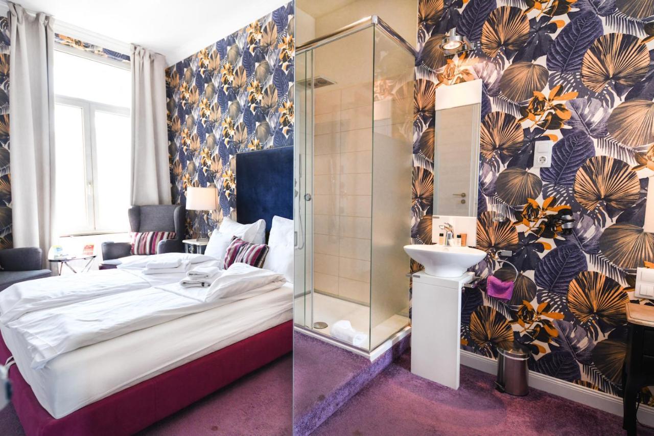 Blue Velvet Hotel บูดาเปสต์ ภายนอก รูปภาพ
