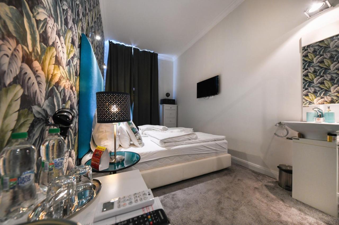 Blue Velvet Hotel บูดาเปสต์ ภายนอก รูปภาพ